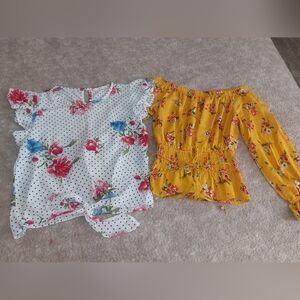 Bundle set of 2  White Floral Tie-Front Ruffle Sleeve Top Size: M